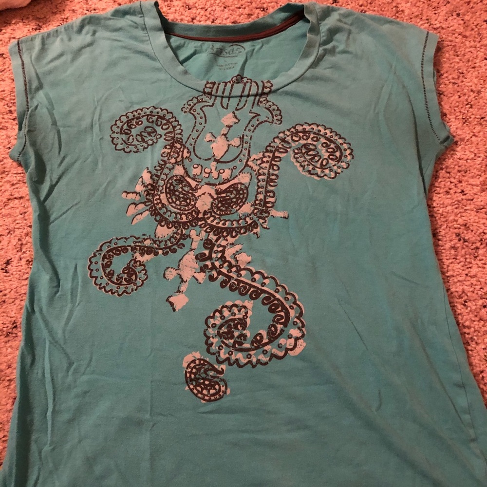 Cropped sleeve t-shirt